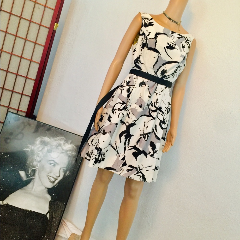 9994 Lady’s dress size 6